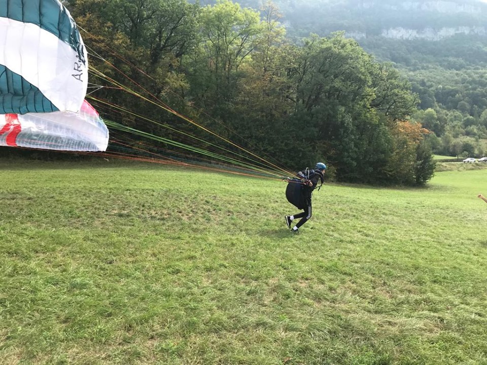 Premières expériences pour les nouveaux élèves de la section parapente