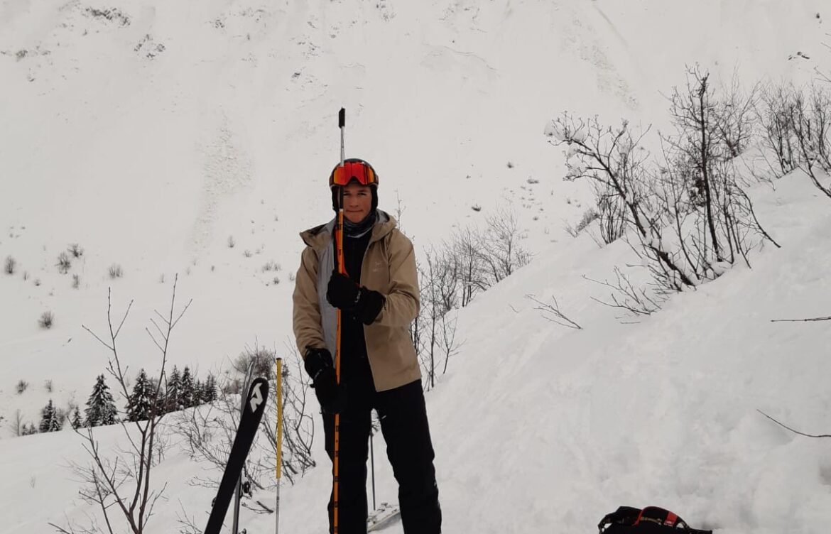 Une initiation cruciale à la sécurité en montagne pour les nouveaux élèves du CFMM