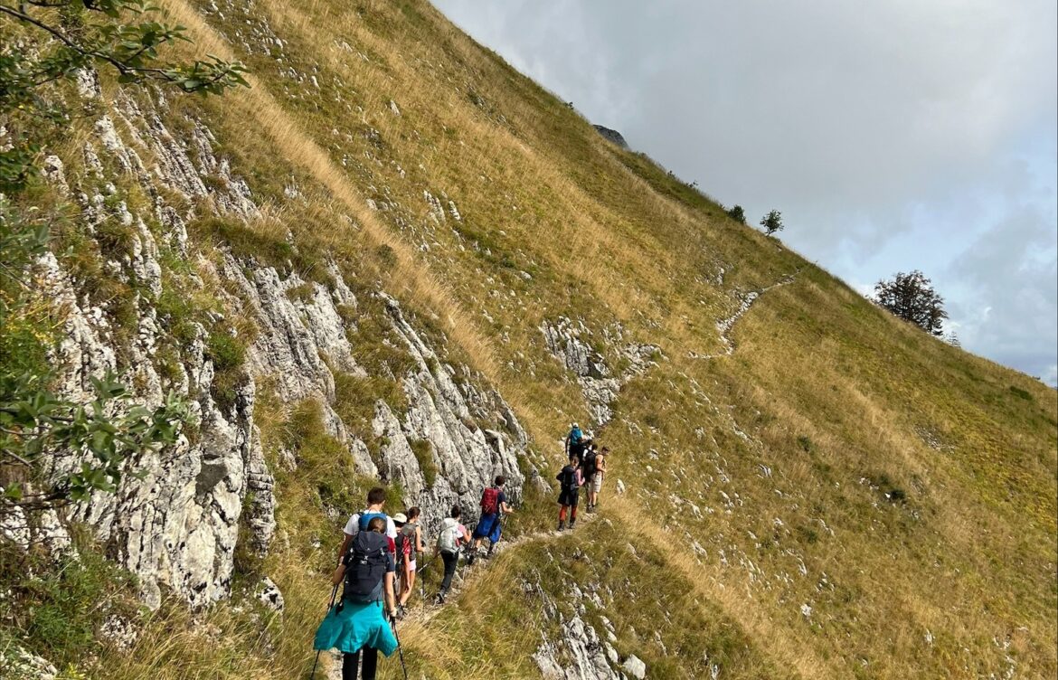 Exploration en Montagne avec les BTS2 : à la Découverte du Crêt des Mouches (2033m)